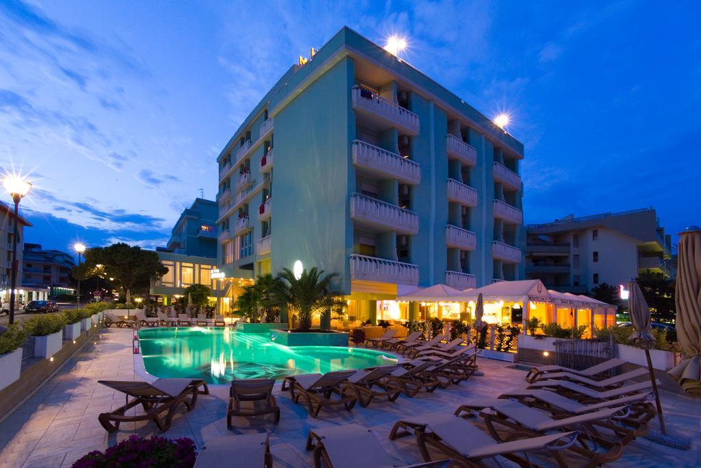 Hotel Montecarlo ビビオーネ エクステリア 写真