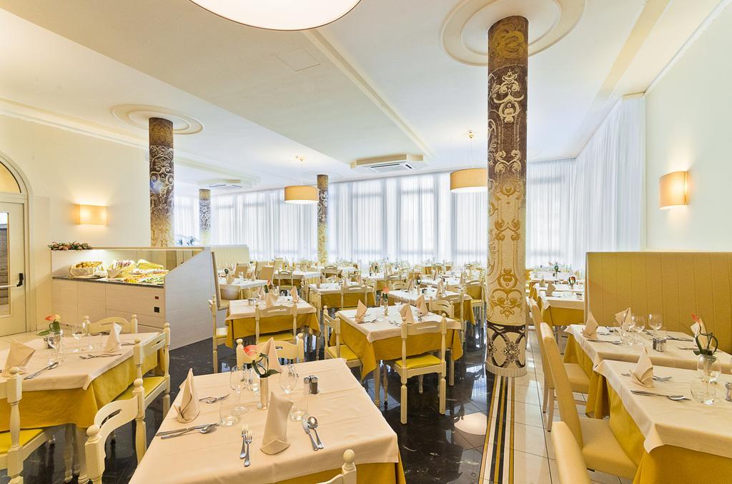 Hotel Montecarlo ビビオーネ エクステリア 写真