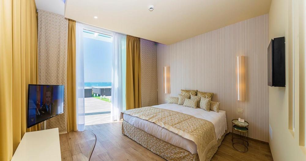 Hotel Montecarlo ビビオーネ エクステリア 写真